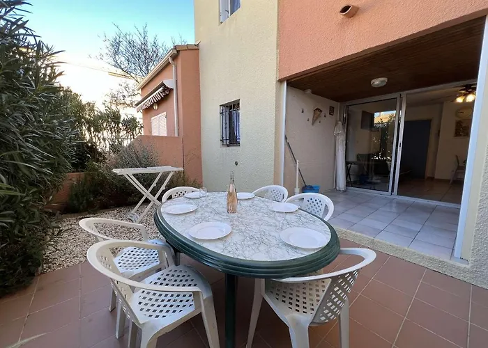 T3 Avec Terrasse Spacieuse, Proche Plage, 4 Pers., Parking Inclus - Fr-1-701-27 Apartman