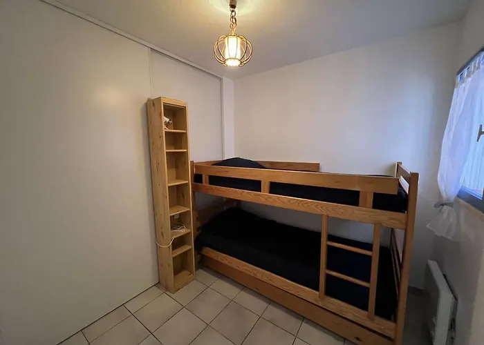 T3 Avec Terrasse Spacieuse, Proche Plage, 4 Pers., Parking Inclus - Fr-1-701-27 Apartman